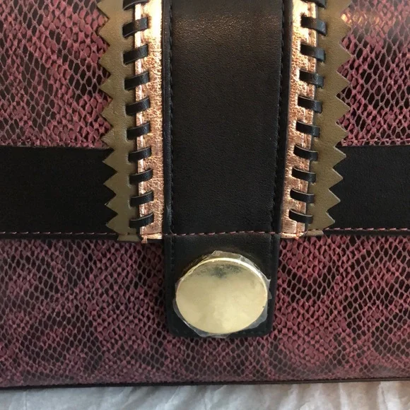 Neiman Marcus crossbody bag - Picture 6 of 6